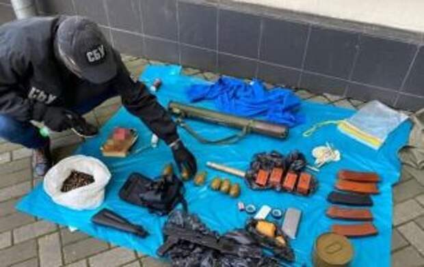 В центре Киева нашли арсенал оружия спрятанный в дренажной системе