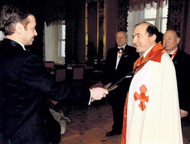 Березовский становится членом Мальтийского Ордена