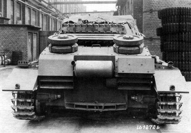 Сзади хорошо видно, насколько машина отличается от Pz.Kpfw.IV - В полушаге от «Хуммеля» | Военно-исторический портал Warspot.ru