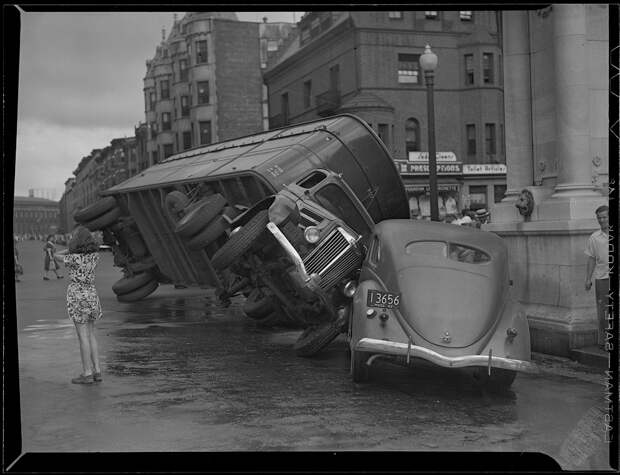Фото подборка аварий на дорогах Америки в 1930—1950 годах