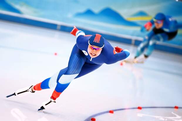 Знаменосца сборной России на Олимпиаде-2022 дисквалифицировали из-за допинга