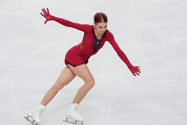 Трусова упала и выиграла короткую программу на турнире в США