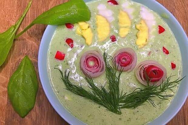 Фото к рецепту: Холодный щавелевый суп с фетой