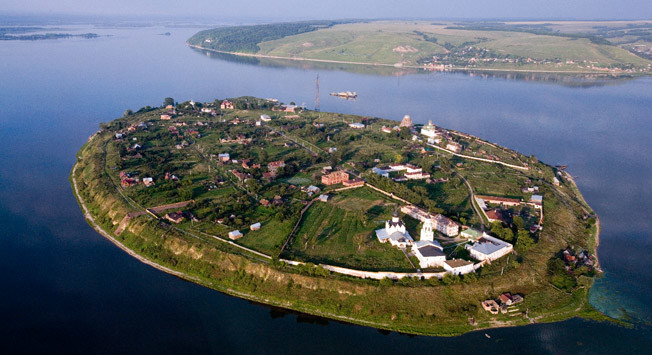 12 самых красивых островов России