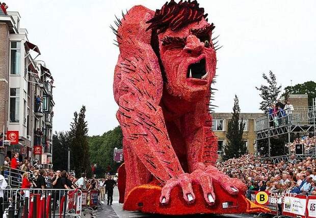 Невероятные цветочные скульптуры на параде Bloemencorso Zundert (1)