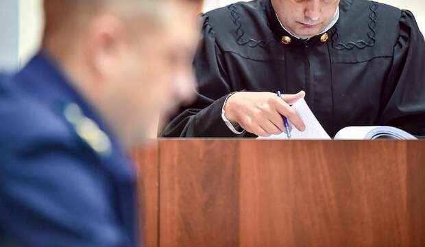 Россиянина оштрафовали на 50 тысяч рублей за прослушивание песни в машине