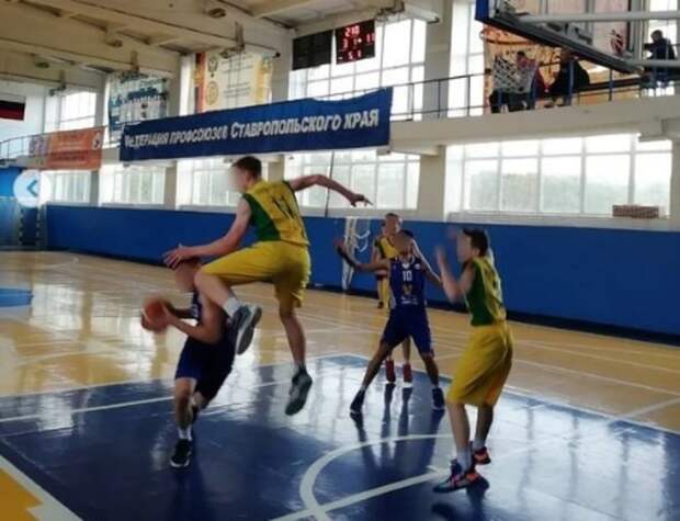 Спорт «с клубничкой»: чем закончится скандал в детском баскетболе Ставрополья