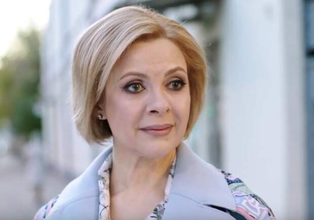 Наталия Селиверстова в роли Юлии в сериале «Серая мышь». Кадр из фильма.