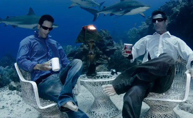 Полупродувка Первый подход по задержке не должен превышать полутора минут. Не старайтесь вдохнуть сразу очень много воздуха: такая практика создает лишнее напряжение в теле, что заставляет его более активно использовать энергию. По окончании 90 секунд выдыхайте быстро, освобождая легкие от углекислого газа, и сразу сделайте три быстрых полных вдоха.