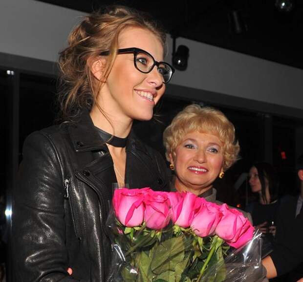Ксения Собчак с мамой Людмилой Нарусовой. Фото: GLOBAL LOOK press