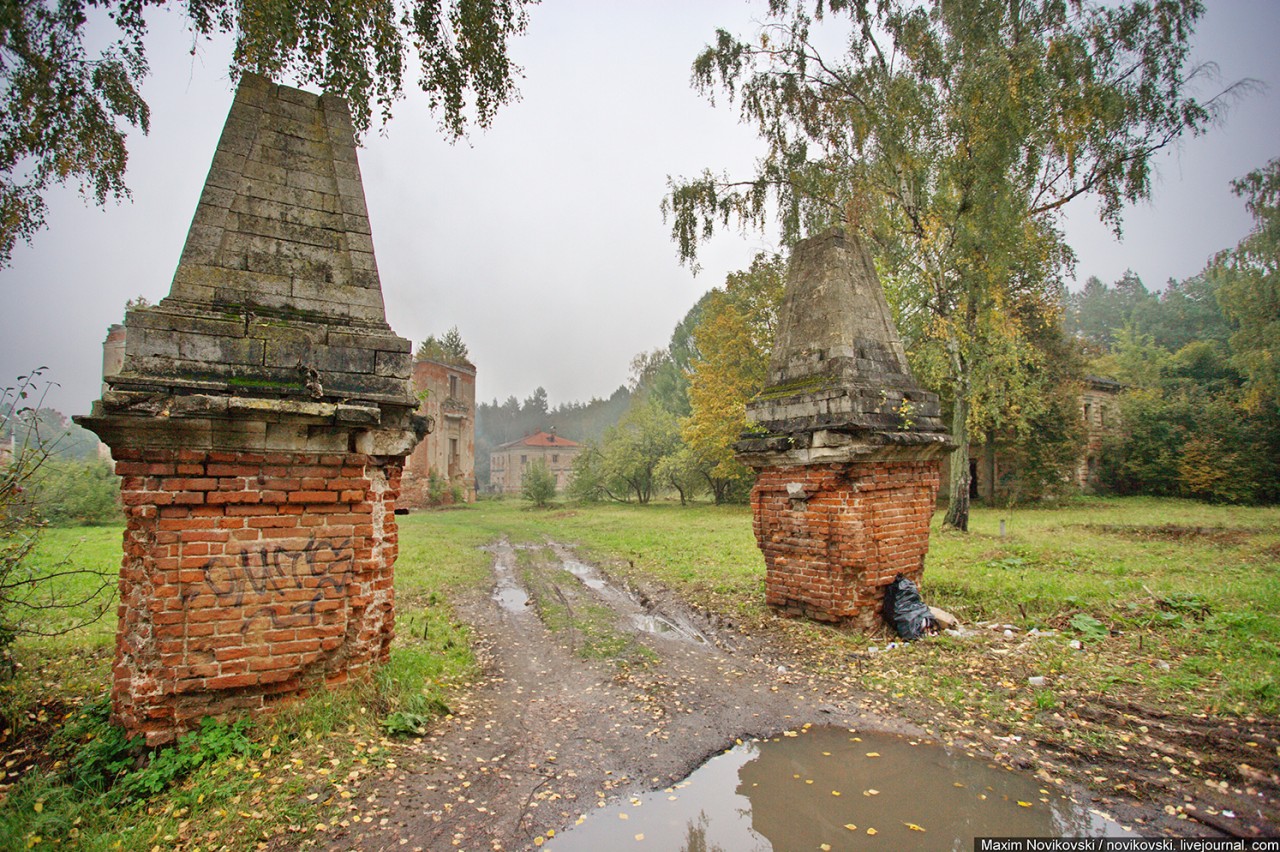 http://ic.pics.livejournal.com/novikovski/17029856/1317407/1317407_original.jpg
