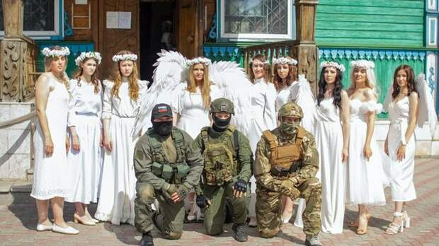 В Рубцовске сняли фотосессию о "святом служении женщины" в поддержку бойцов СВО