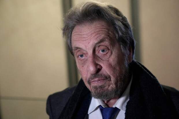 Отец Илона Маска рассказал о тайных поездках сына в другие страны