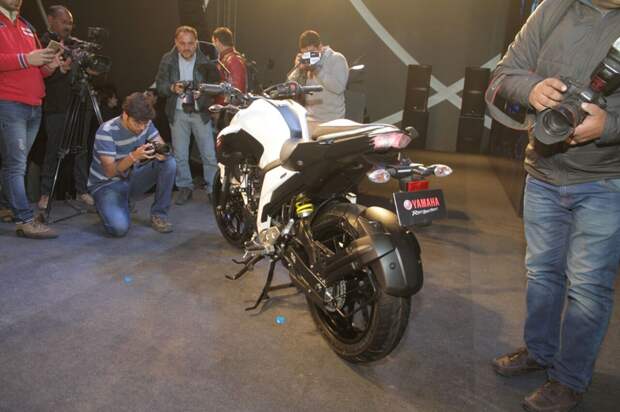 Новый мотоцикл Yamaha FZ25 2017