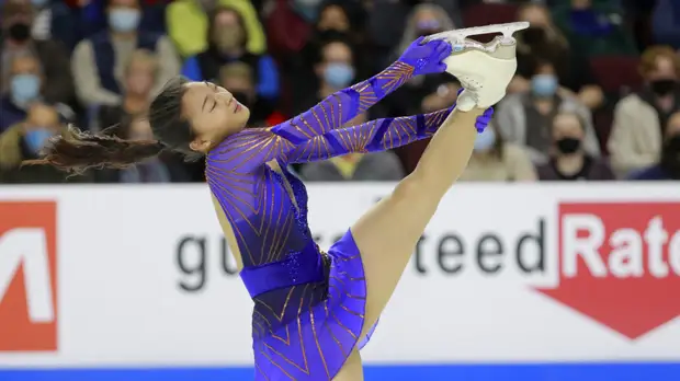Японская фигуристка Сакамото выиграла короткую программу на NHK Trophy