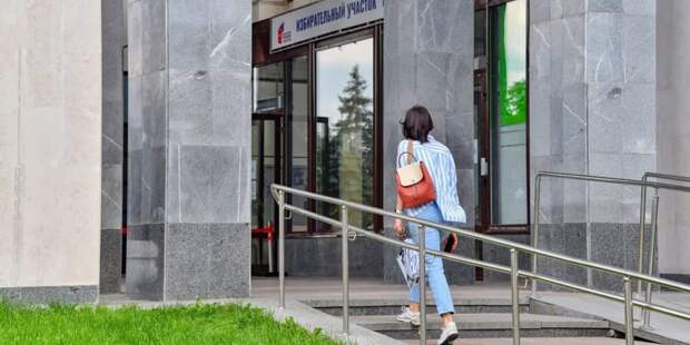 В Москве голосование на выборах в Госдуму идет в штатном режиме. Фото: Ю. Иванко mos.ru