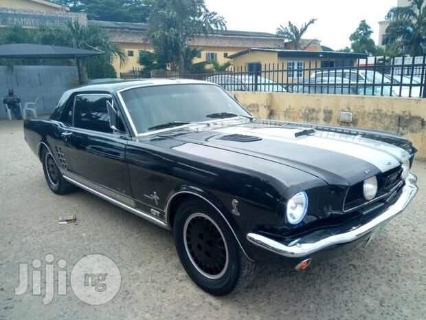 Да, у этого Ford Mustang явно что-то не то с фарами, но он хотя бы выглядит более-менее бодро: авто, автомир, автомобили, нигерия, олдтаймер, реставрация, ретро авто