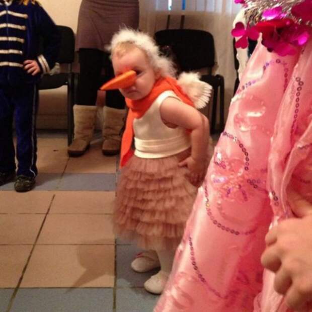 Находчивые родители наряжают детей к новогодним утренникам