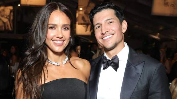 44-летняя Джессика Альба показала нового возлюбленного: он на 11 лет моложе