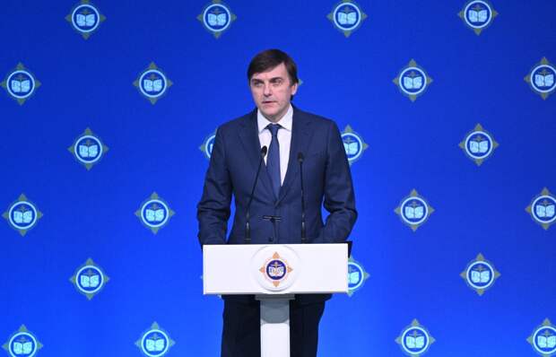 Глава Минпросвещения России прокомментировал три нападения на школы за два дня