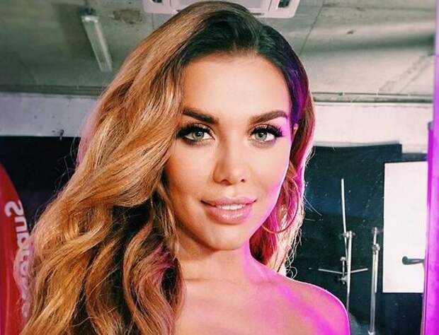 Влюбленность ей к лицу: Аня Седокова порадовала цветущим видом и выдающимися формами в бикини