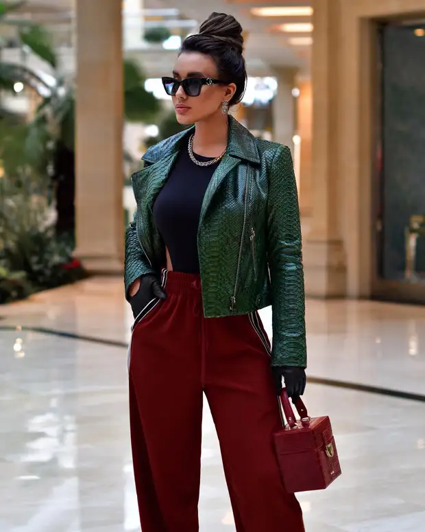 С чем носить кожаную косуху: 11 самых модных идей