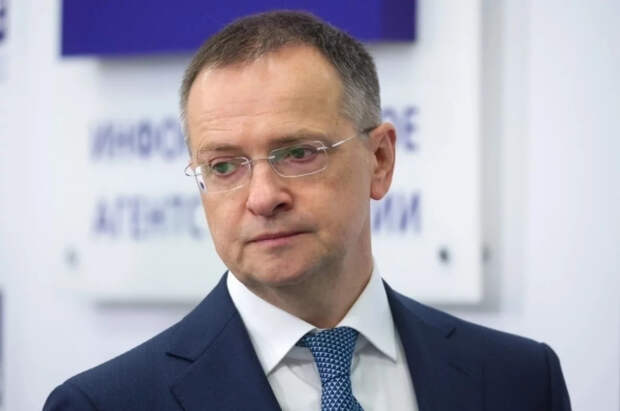 Мединский показал, как записывает лекции об истории России