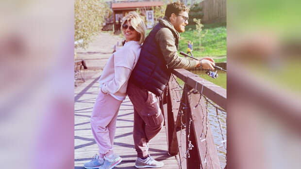 Анна Шерлинг с супругом. Фото © Instagram / annasher_official