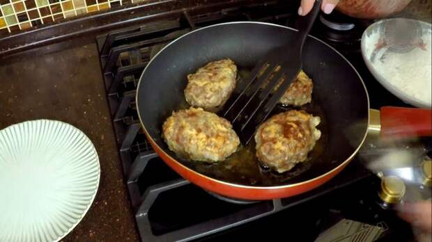 Котлеты из говяжьего фарша и гречки Еда, Котлеты, Кулинария, Рецепт, С дедом за обедом, Видео, Длиннопост, Видео рецепт