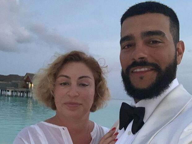 Совсем малыш и без татуировок: мама Тимати показала редкие детские фото рэпера