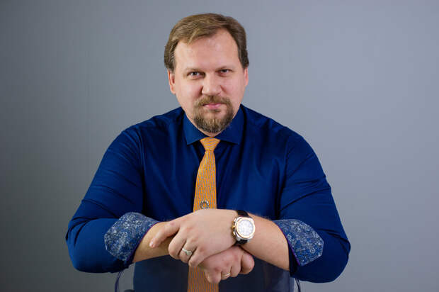 Украинцам нужно потерпеть ещё год и страну примут в НАТО, тогда же война будет закончена. Своими планами министр обороны Украины Алексей Резников поделился в интервью CNN.-3