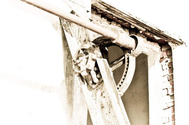 Заброшенная гидроэлектростанция