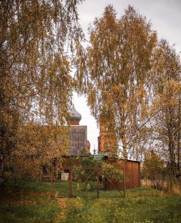 Блогер показала красочные фото старинной церкви в Тверской области