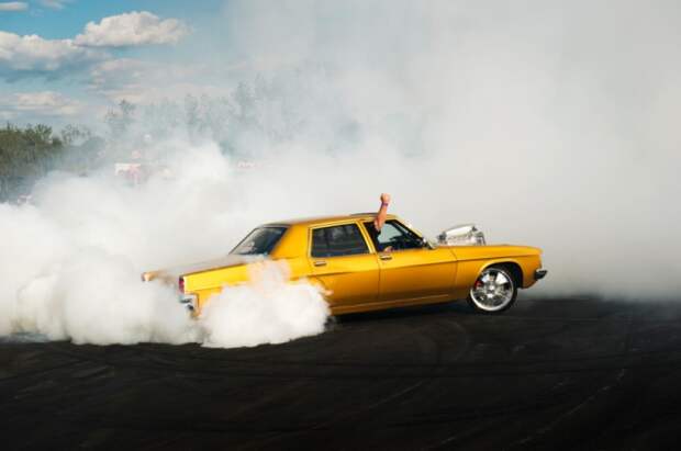 Жжёная резина и хаос - захватывающие кадры с Burnout Competition