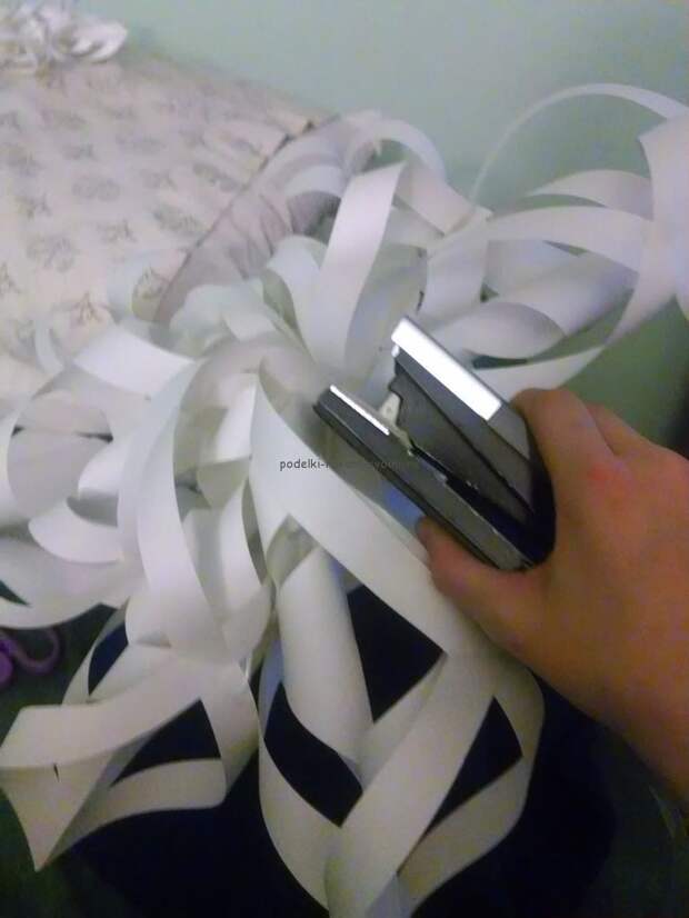 Как сделать объёмную 3d снежинку из бумаги