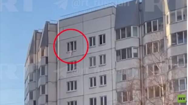 Появились кадры спасения выпавшего из окна ребёнка в Петербурге