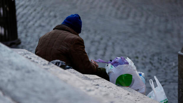 Бездомные замерзают и умирают на улицах олимпийского Милана