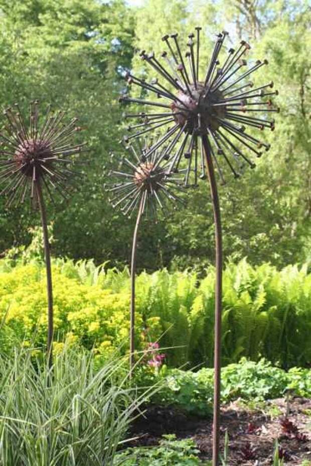 Seed Head (Giant Steel Metal Seed Heads Garden /Yard statues /Sculptur) by David Mayne: 