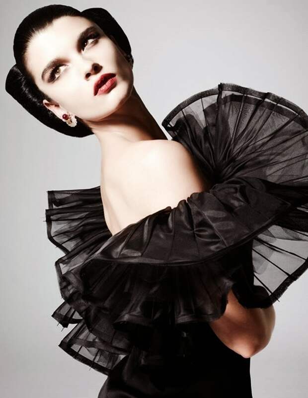zac-posen-pre-fall-2013-11_10382937319