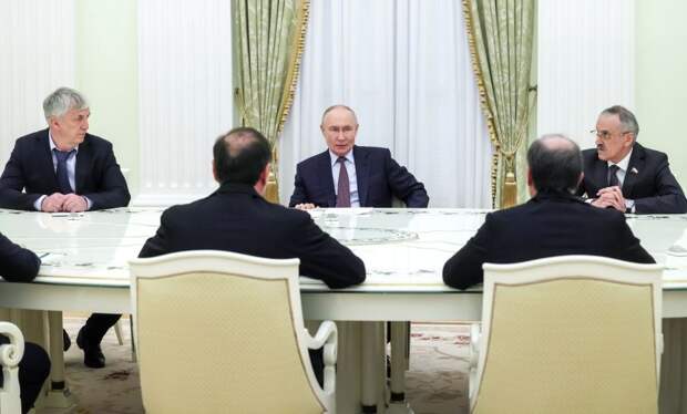 Путин пообещал внимательно смотреть за работой нового руководства Дагестана