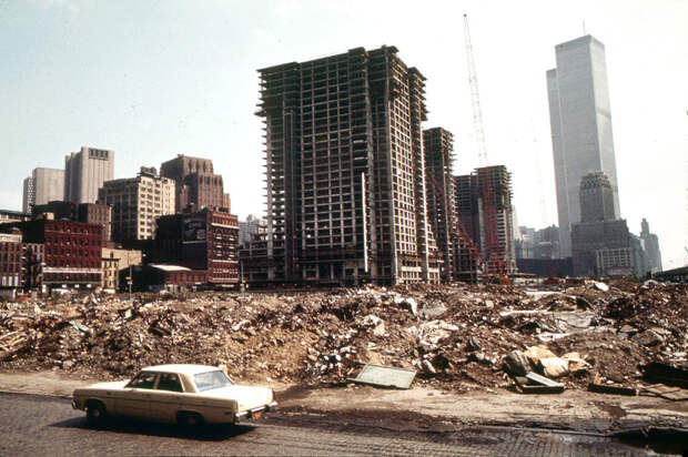 Строительство в западной части Нижнего Манхэттена, к северу от Всемирного торгового центра, май 1973 года