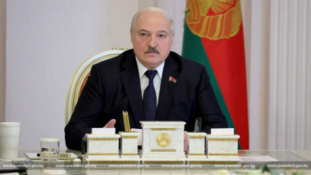 Лукашенко потребовал оперативно реагировать на подорожание товаров