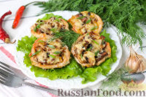 Фото к рецепту: Куриные тарталетки с грибами и сыром