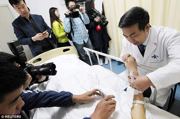 Китайский врач вырастил для пациента новое ухо китай, медицина, операция, пластическая хирургия