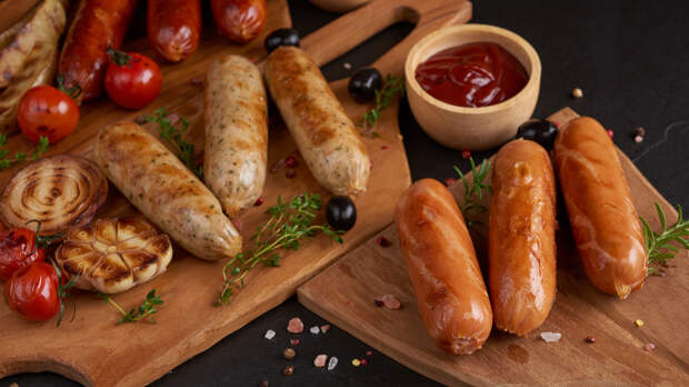 Необычные блюда с сосисками, которые не стыдно гостям подать