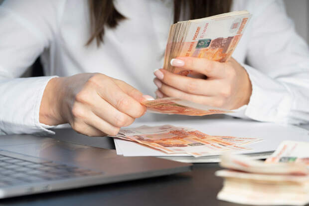 ФНС: поступления в бюджет России выросли до 61,2 трлн рублей