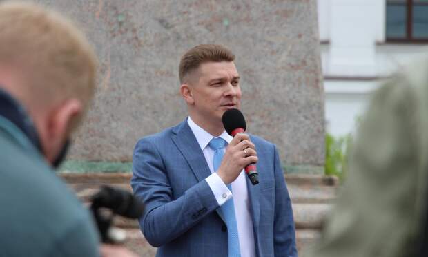 Иван Дементьев.