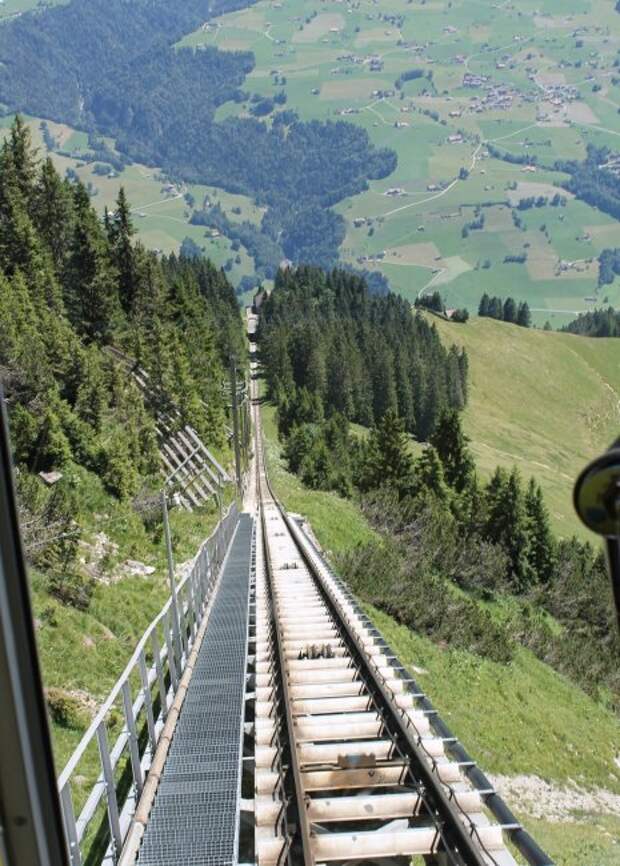 Самая длинная лестница в мире (14 фото) Самая длинная лестница в мире (14 фото)