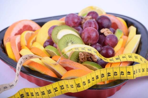 Приверженцы данной диеты уверены в том, что фруктоза, даже если она содержится в фруктах, оказывает на человеческий организм негативное влияние / Фото: mrfilin.com