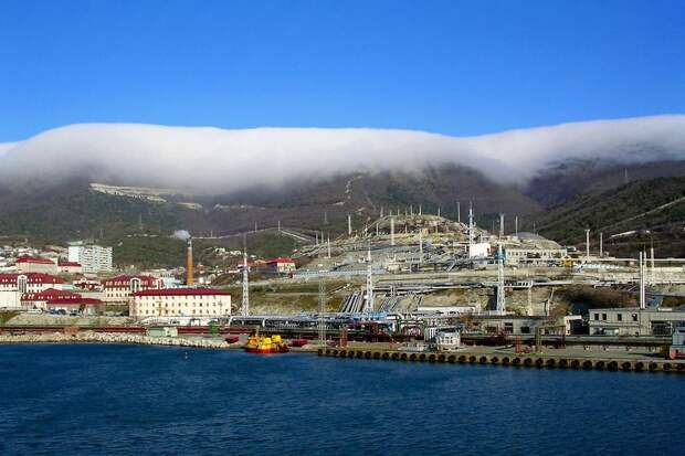 МО: ВСУ в ночь на 6 апреля атаковали перевалочный комплекс в Новороссийске